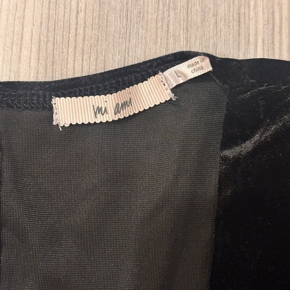 Francesca’s Black Velvet & Silver Glitter Long Sleeve Romper - Picture 7 of 11